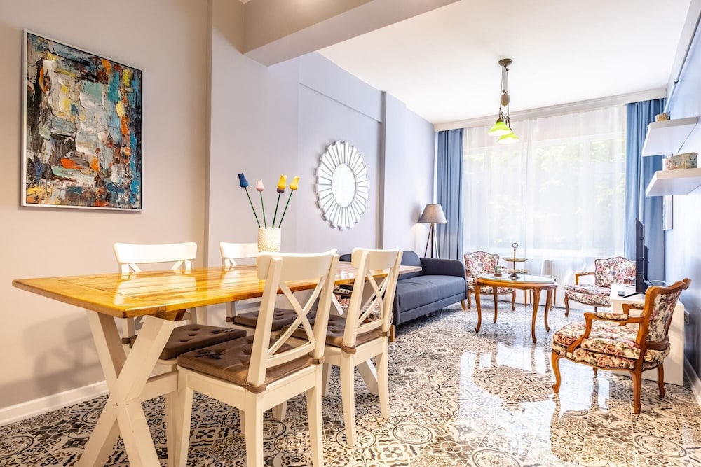 Exquisite and Central Flat in Bar Street Kadikoy