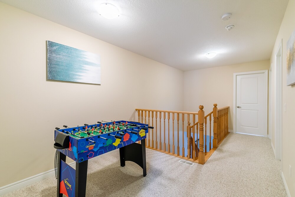 Modern 3BR 2BA Townhome in Lakeshore