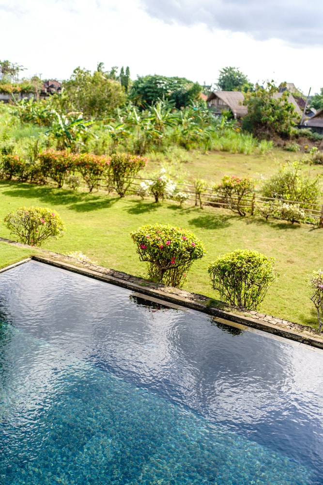 Jimbaran Balangan BeachFront Villa Nakar