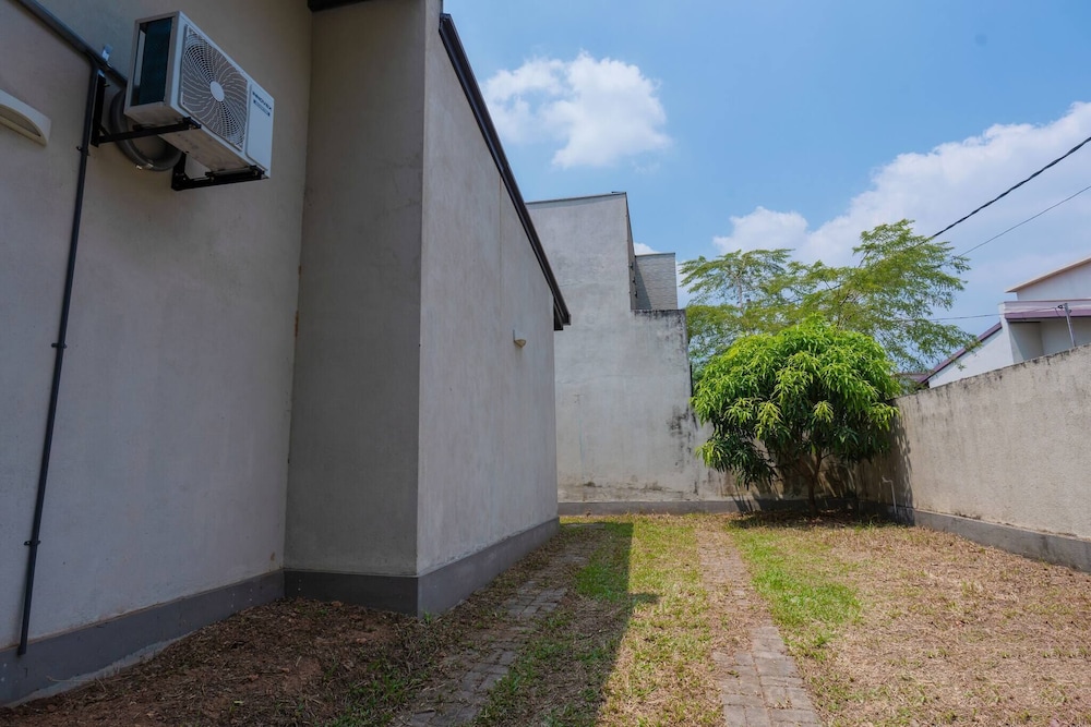 Green Retreat 2BR Hideout