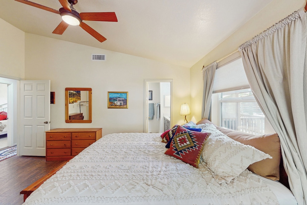 3BR Home Close to Golf, Trails, Lake, & Ski Resort