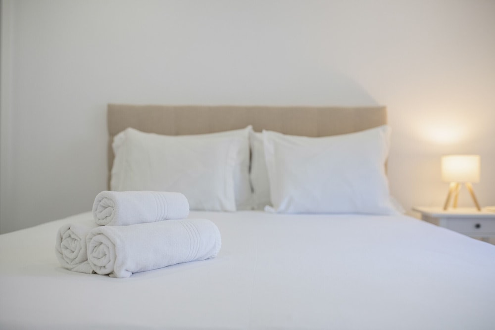 Olivais Modern by Homing