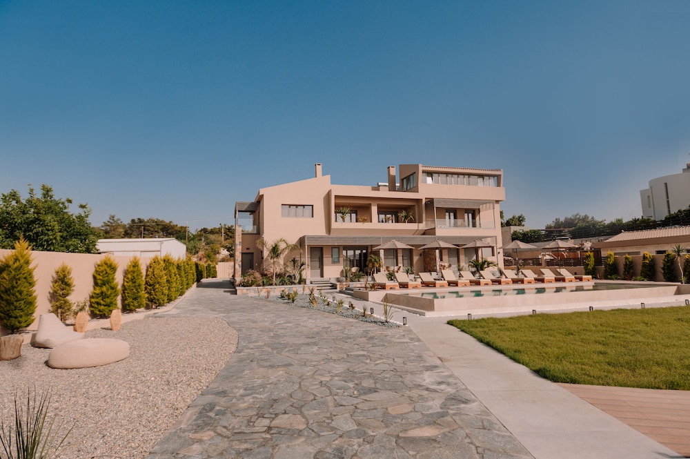 Hotel Marble Luxury Suites - Image 1