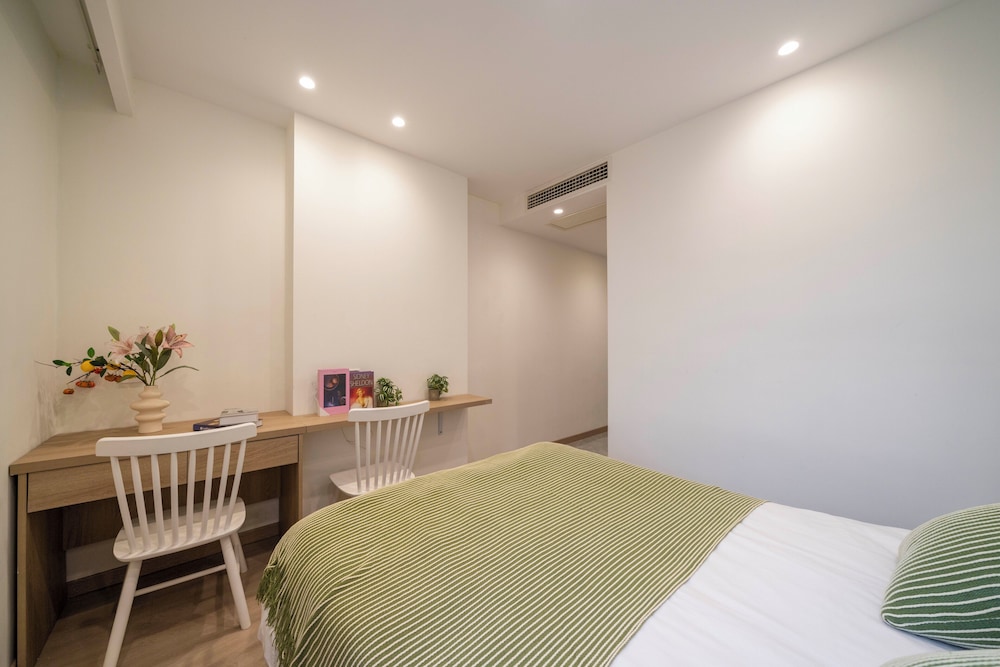 Book and Bed-QuYang Road