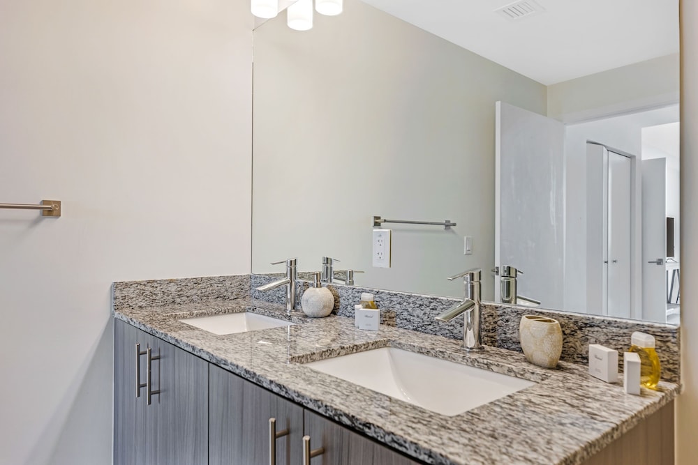 Modern Downtown Doral One-Bedroom Apt
