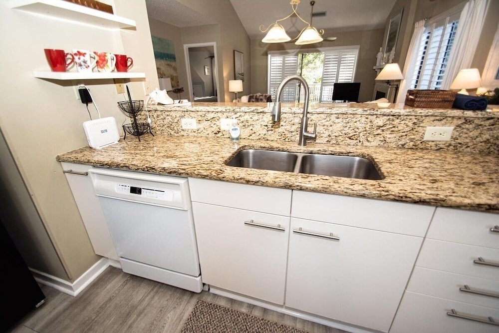 West Hyde Park 2e 2 Bedroom Condo