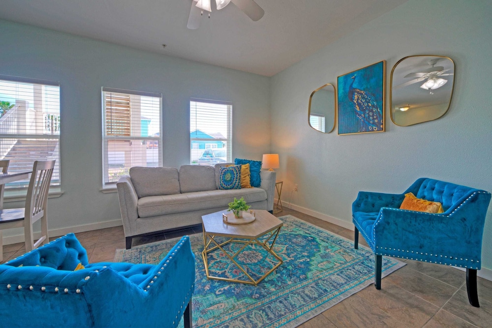 9 Costa Bahia Sleeps 20, Pool + Beach Nearby Perfect for Families