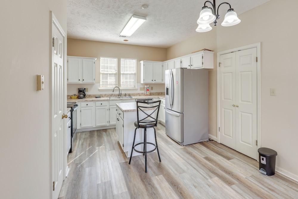 Home w/ Fenced Yard ~ 12 Mi to Dtwn Montgomery
