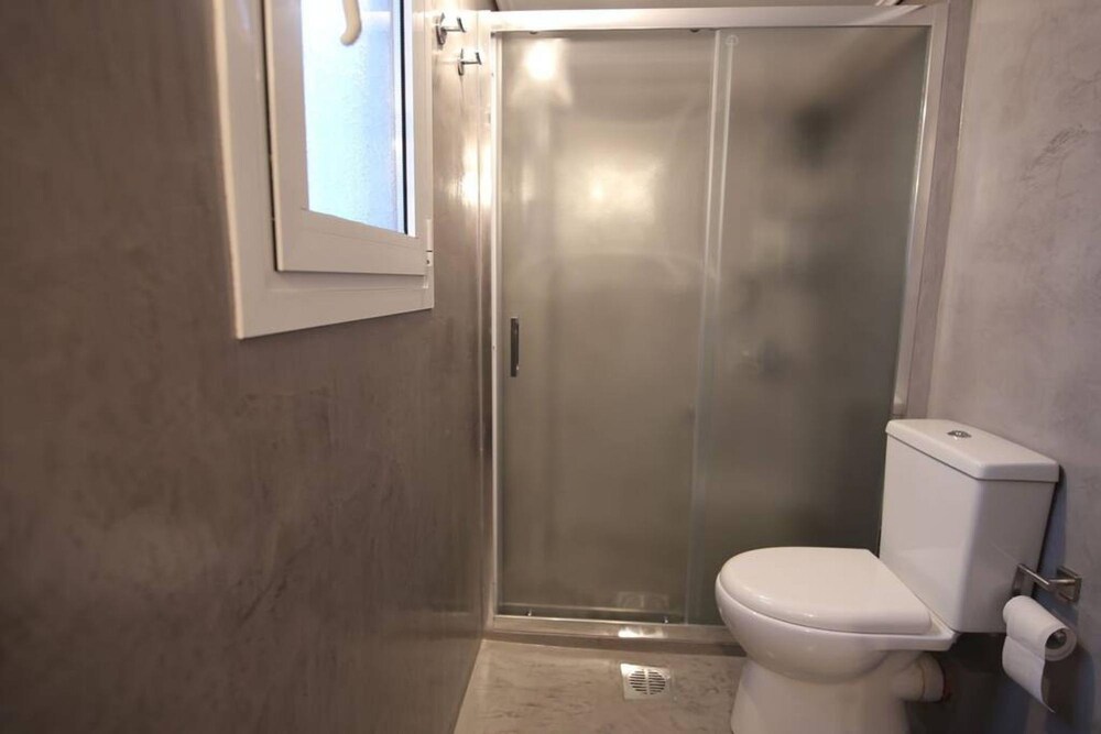Penthouse lux Flat With 2 bd Next to Larissis