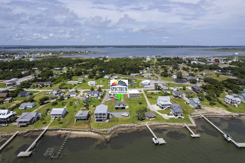 Coastal Tide 3 Bedroom Home by RedAwning view 5