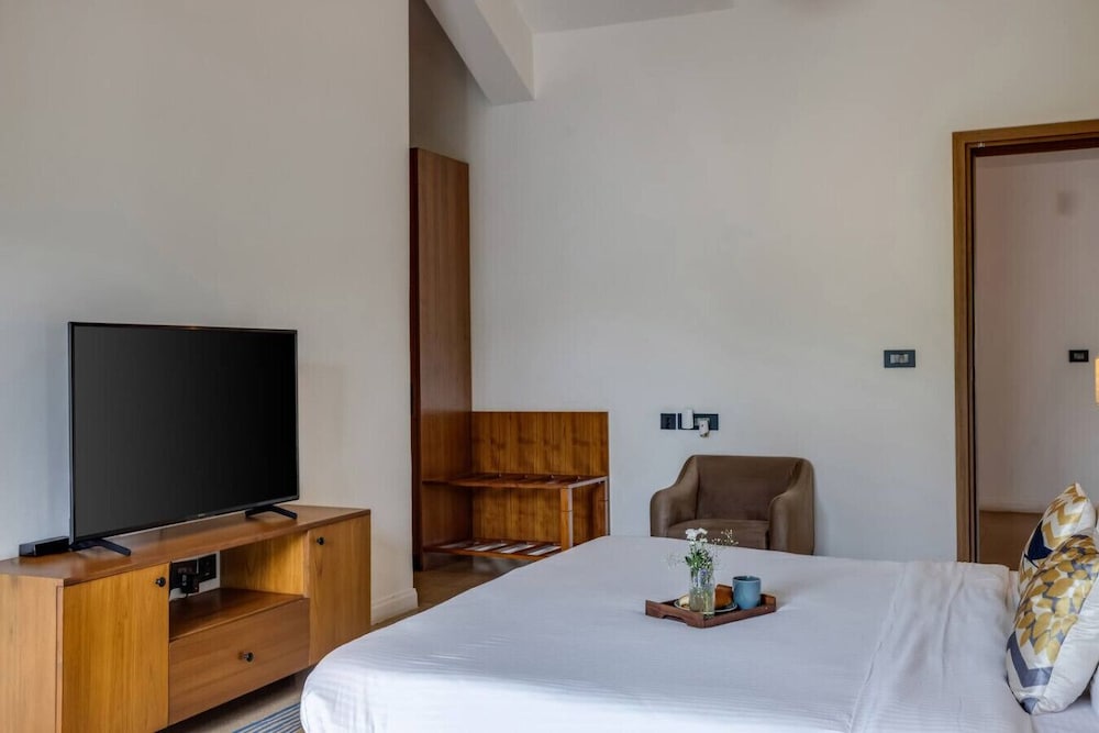 Villa Ayana 5bhk With Pool and Near the Beach