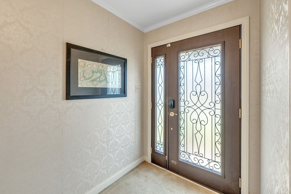Upscale Escape Game Room & Spa-like Baths 4 Bedroom Home