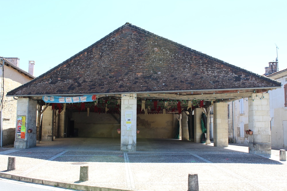 Le Patio Chambres et Table dHotes