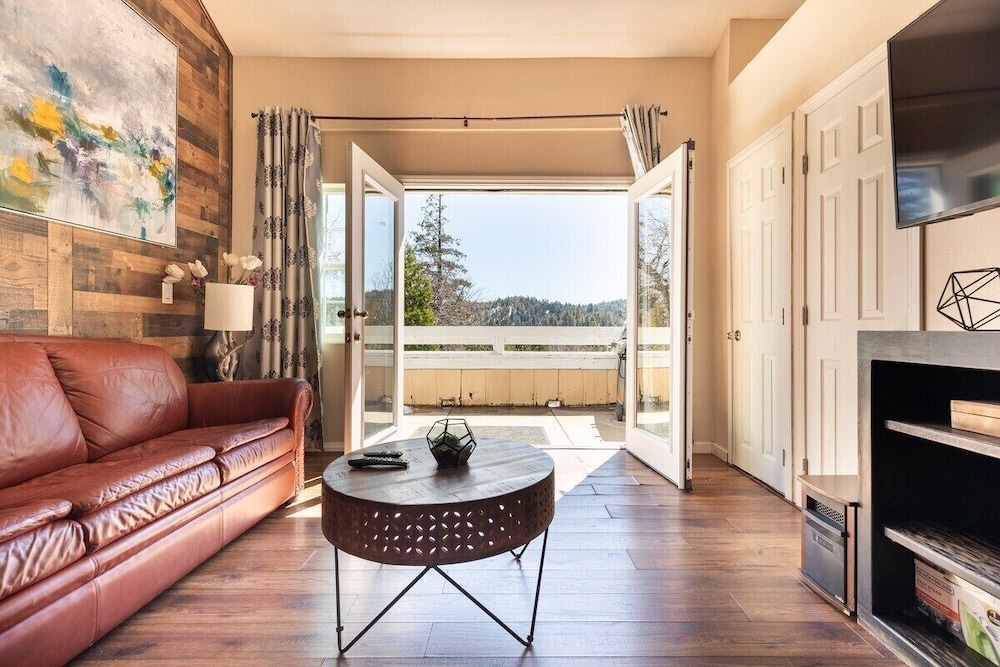 Lake Arrowhead Villas