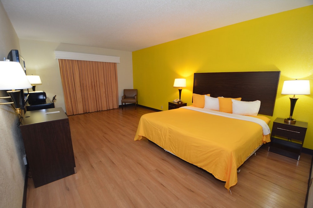Golden Hotel and Conference Centre