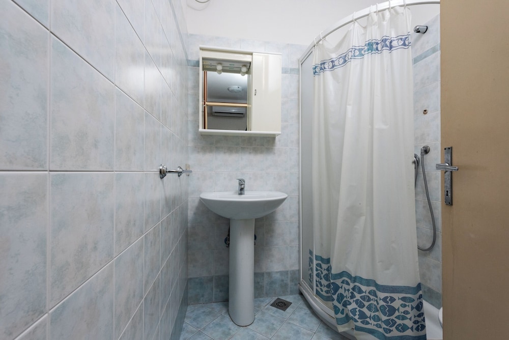 Luminous Flat in Bibione With Garden