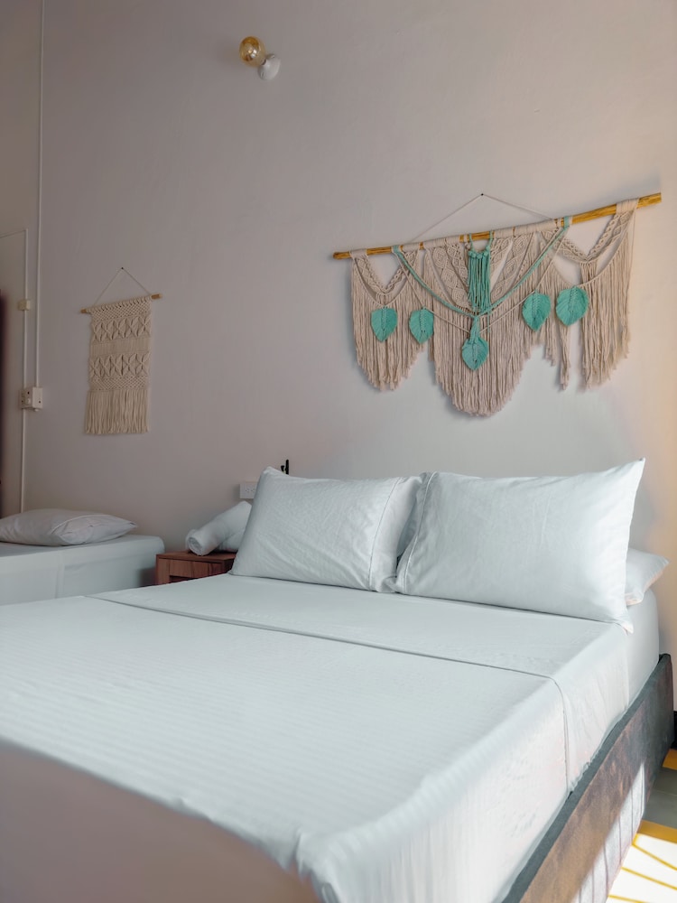 Traveler Hostel