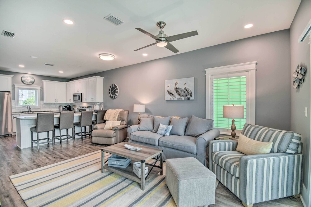 Sunny Gulf Shores Retreat w/ Deck: Walk to Beach! view 3