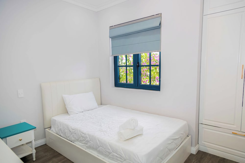 Luxury 4 br Emerald Villa-Novaworld PT