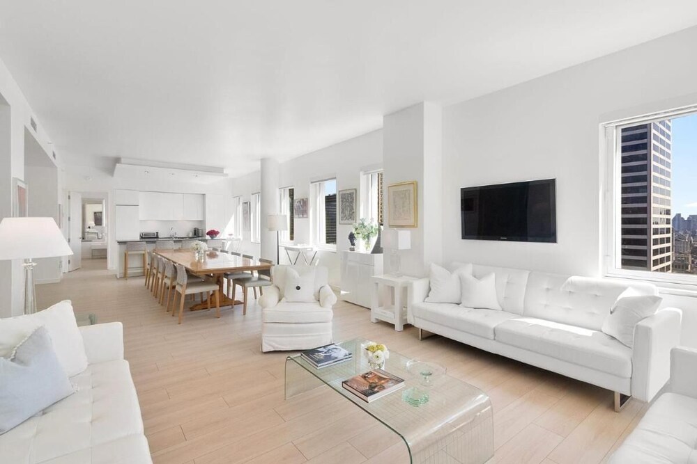 4 Bedroom Luxury Apartment - Grand Opening Promotion - 2