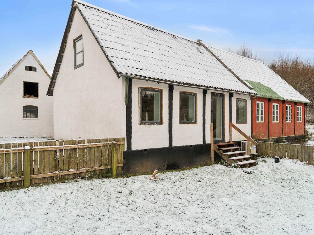 5 Star Holiday Home in Ronne