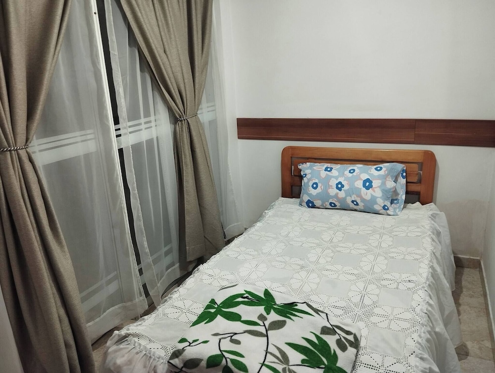Room-serene Oasis in Pasto Cozy Guest Ro