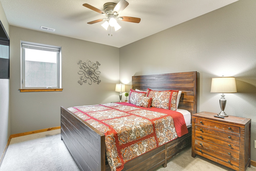 Game Room & Hot Tub: Spacious Retreat in Hollister