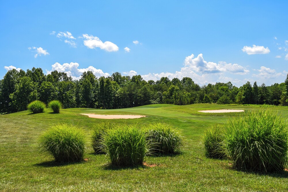 Smith Mountain Lake Retreat w/ Resort Amenities!