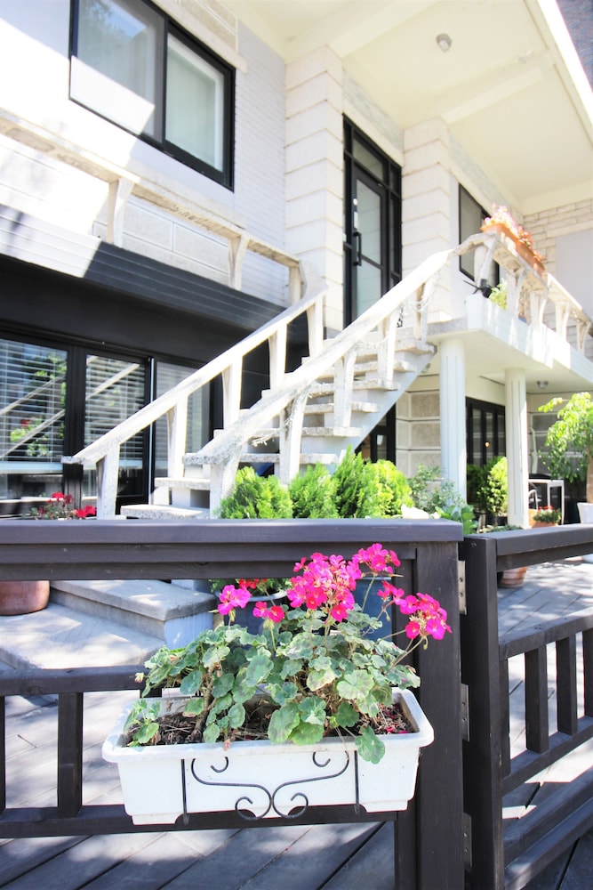 Hi Jun Guesthouse