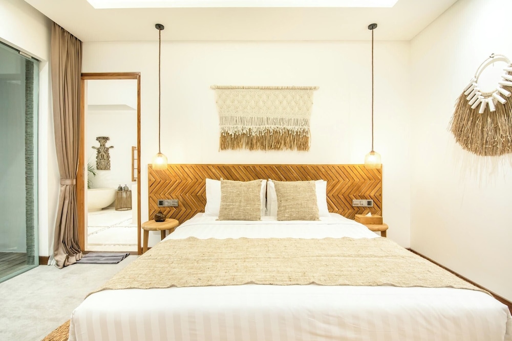 Brand New 4br Villa 400 to Finns Canggu