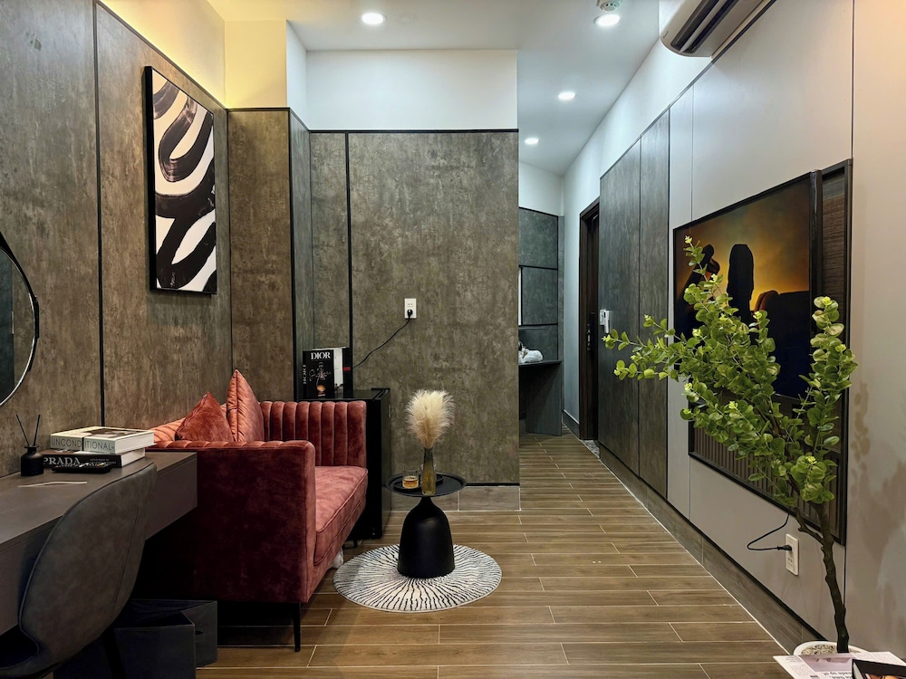 Unite StayCation Nhieu Tu