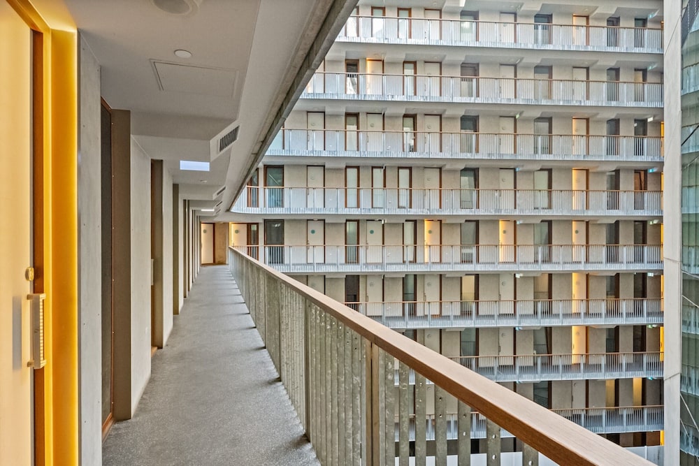 Stylish Studio in Acton With Stunning Water Views