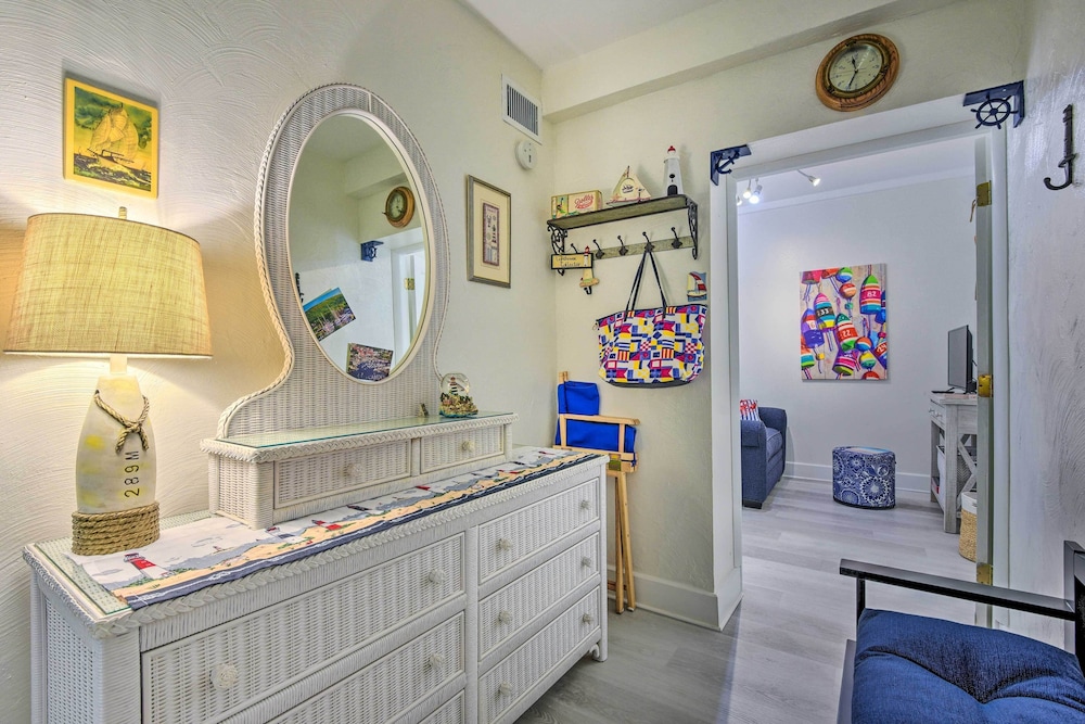 Sarasota Home in Historic District w/ Patio!