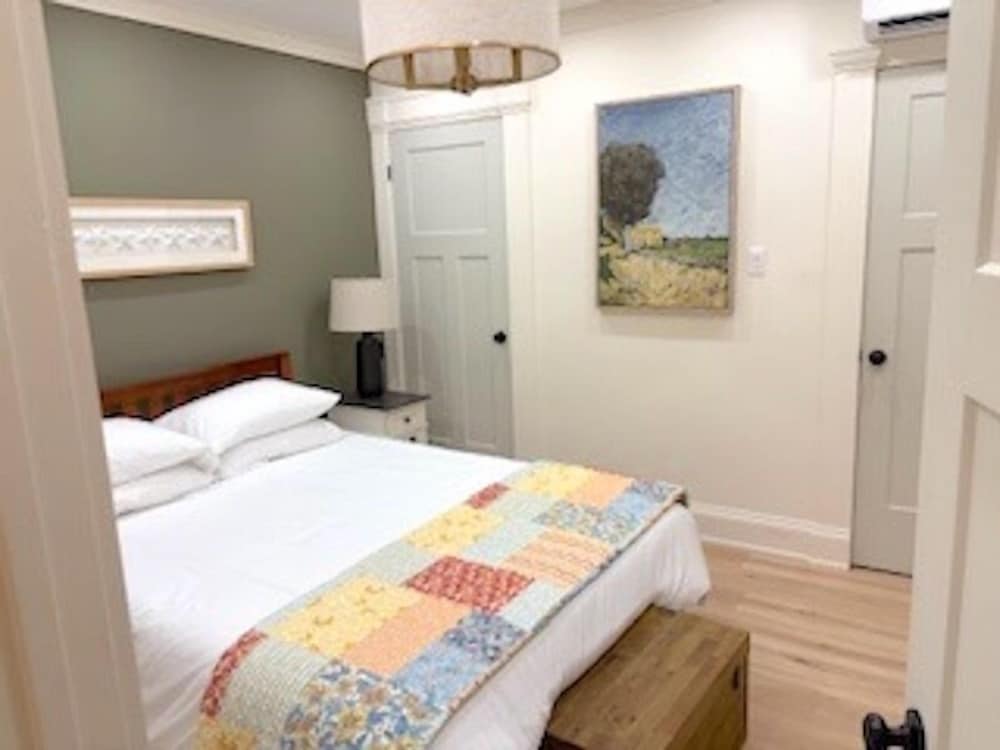 HarbourGate Condos & Studios, photo 2