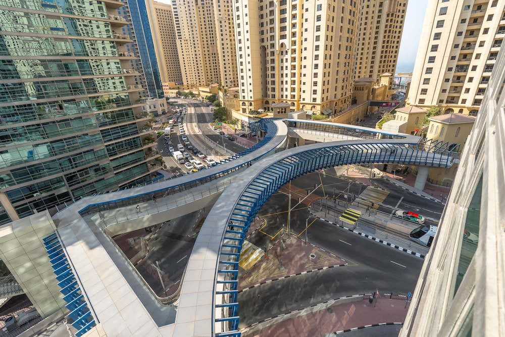 Elegant 1-bedroom Apartment for 4 in Dubai Marina