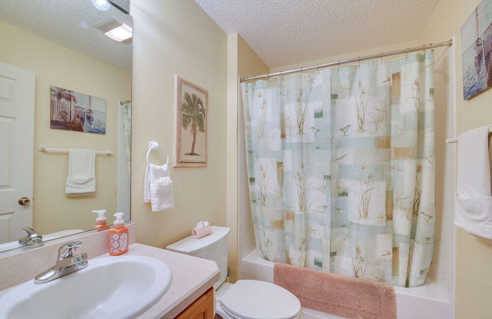 Walk to Community Perks: Home in The Villages