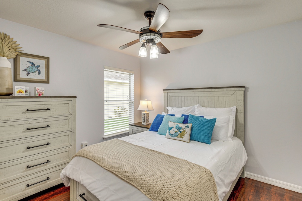 On-site Canal Access: Luxe Home in Palm Coast!