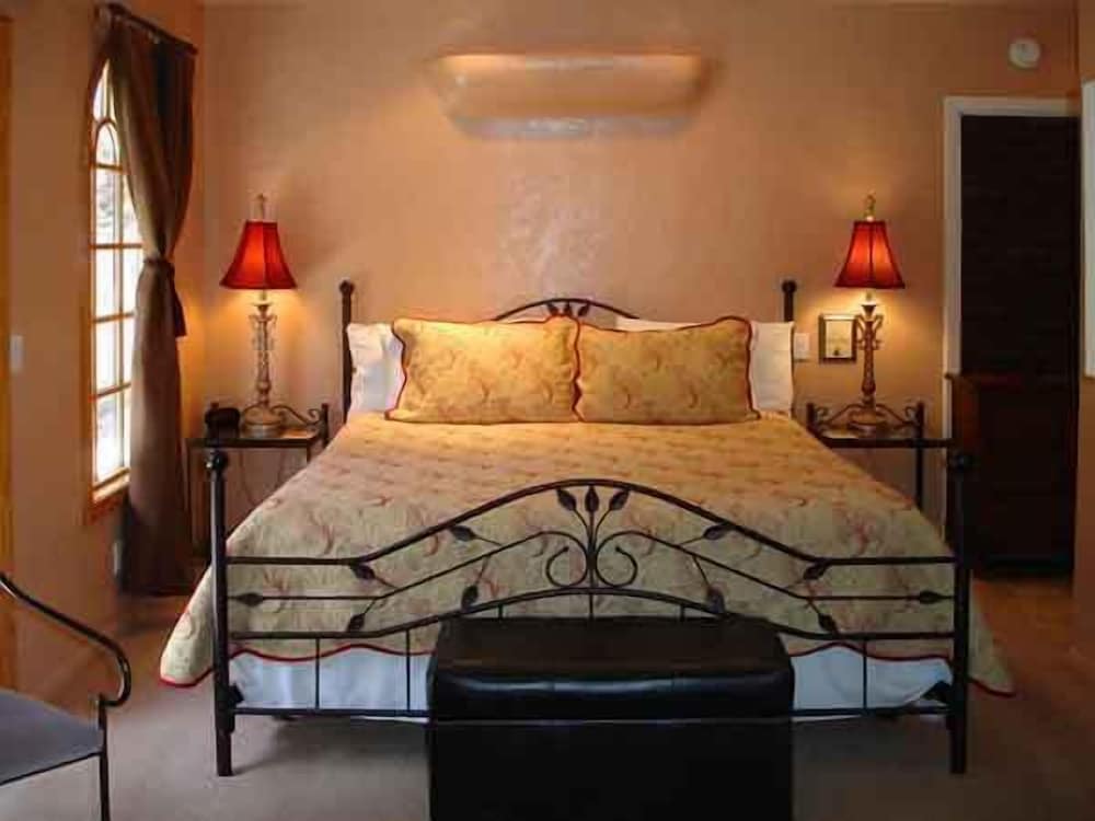 Palm Springs Vacations - Coyote Inn - Property Image 19