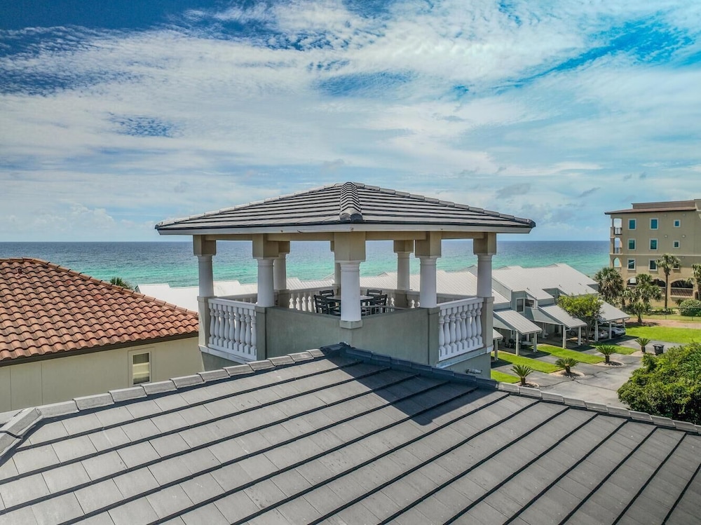 Dolphin Overlook