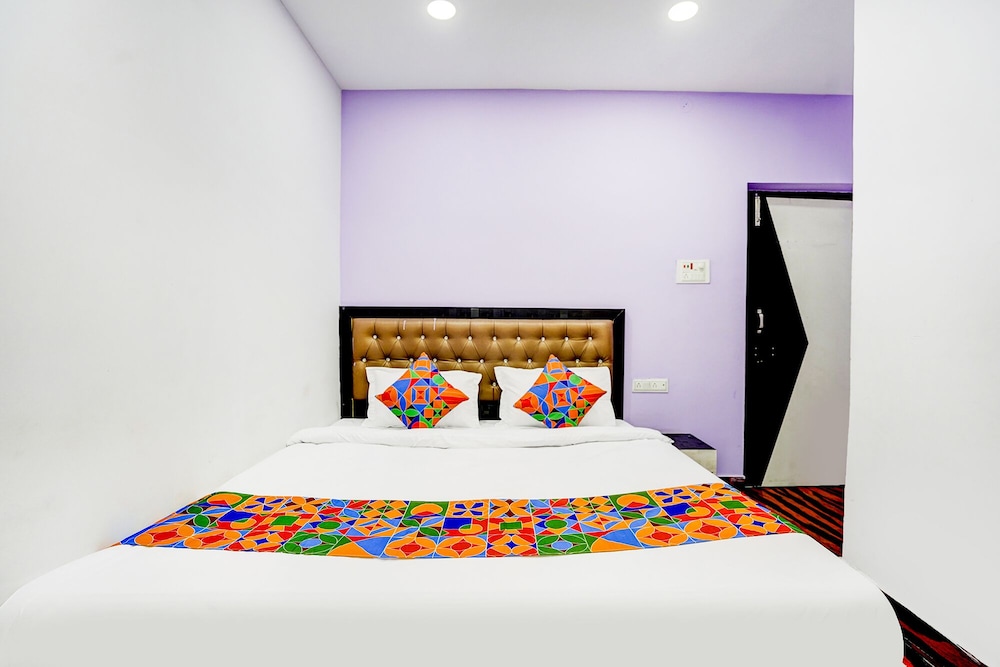 Fabhotel Triotel Inn