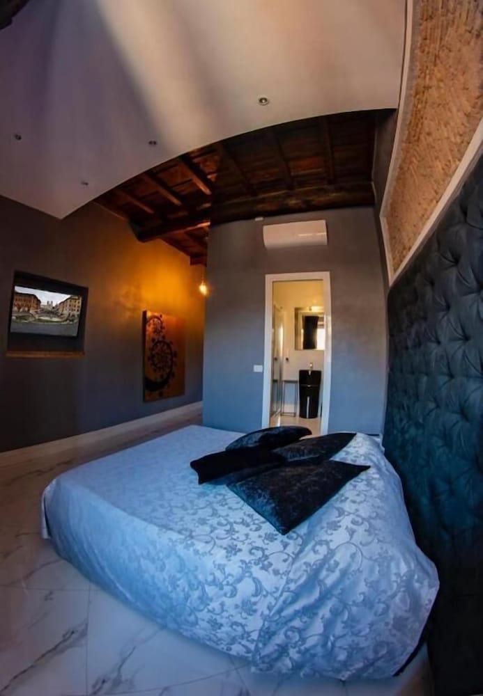 Rhome Luxury suite