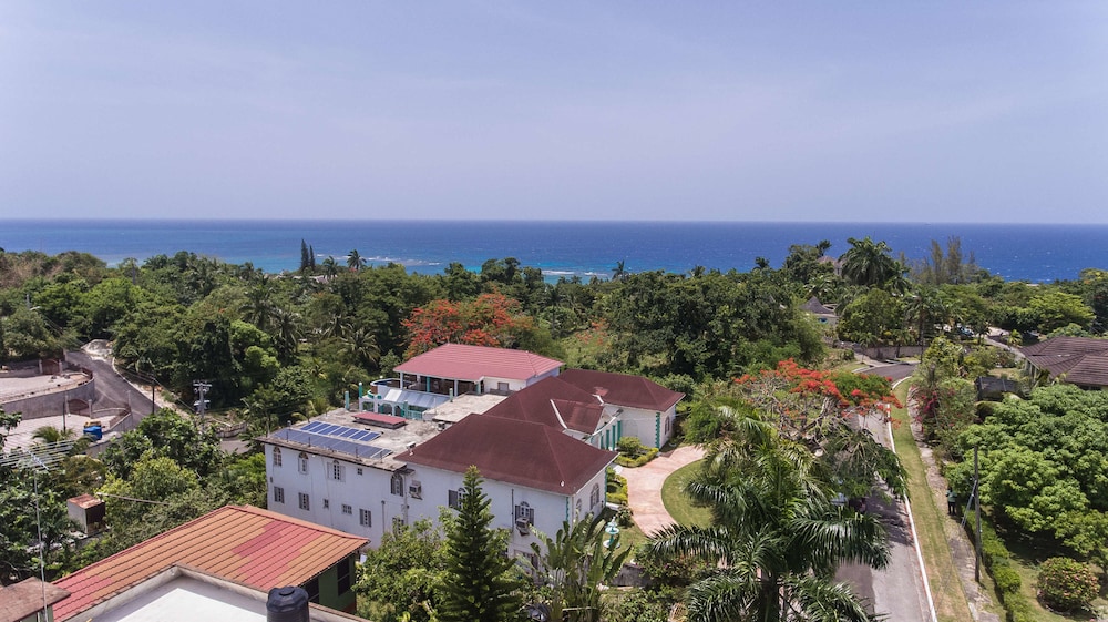 Diamond Villas and Suites