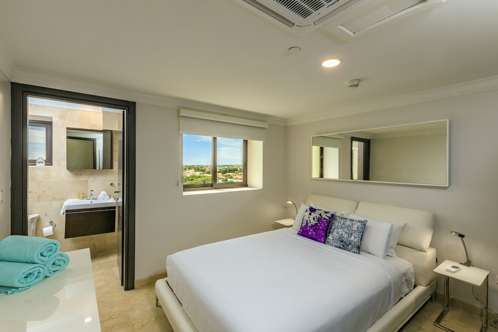 Palm Aruba Condos