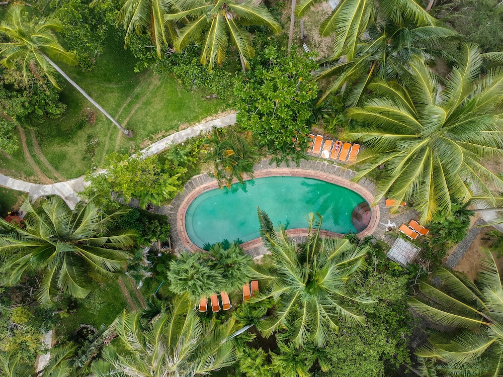 Baan Mai Beachfront Phuket Lone Island