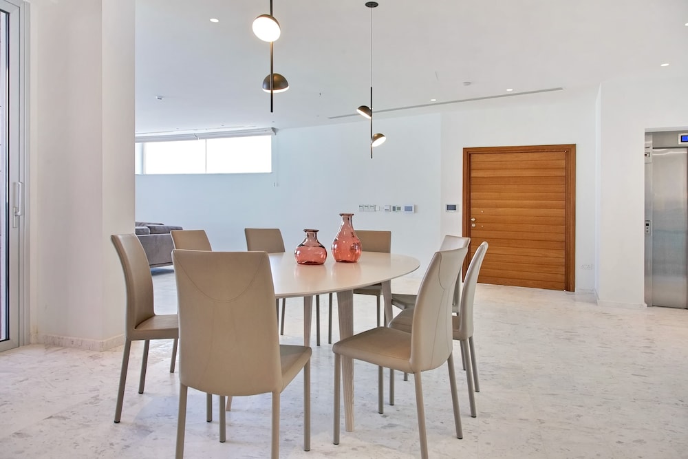 Pearl Beachfront Villa view 5