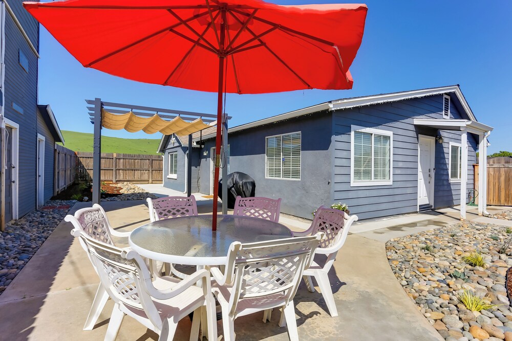 Mtn-view Home w/ Patio & Grill in Woodlake