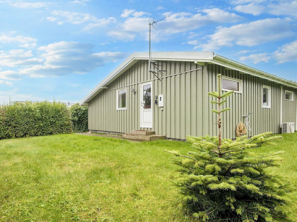 5 Person Holiday Home in Juelsminde view 4