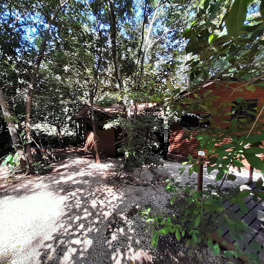 Hotel Cabinas La Playa