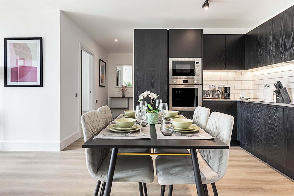 Contemporary Two Bedroom Apartment