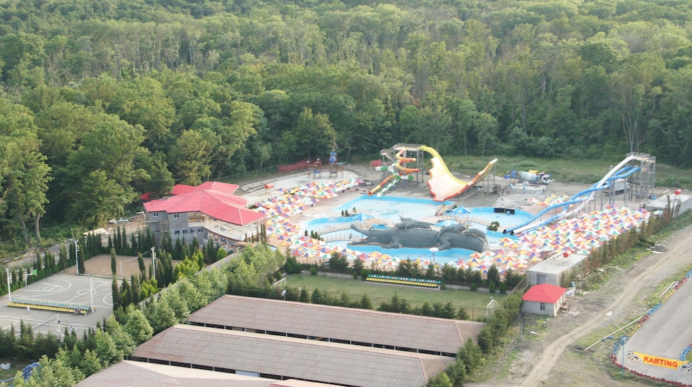 Atlant Holiday Village